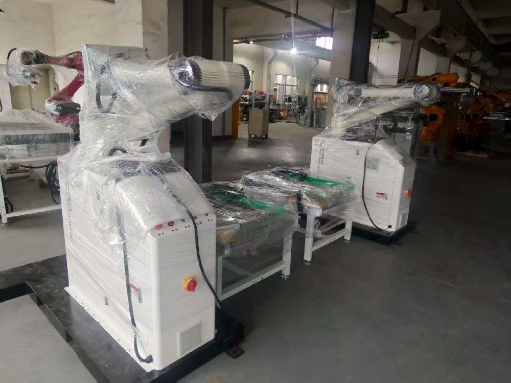 你知道嗎？一臺機器人能同時完成開箱和碼垛，徹底顛覆傳統(tǒng)包裝流程！